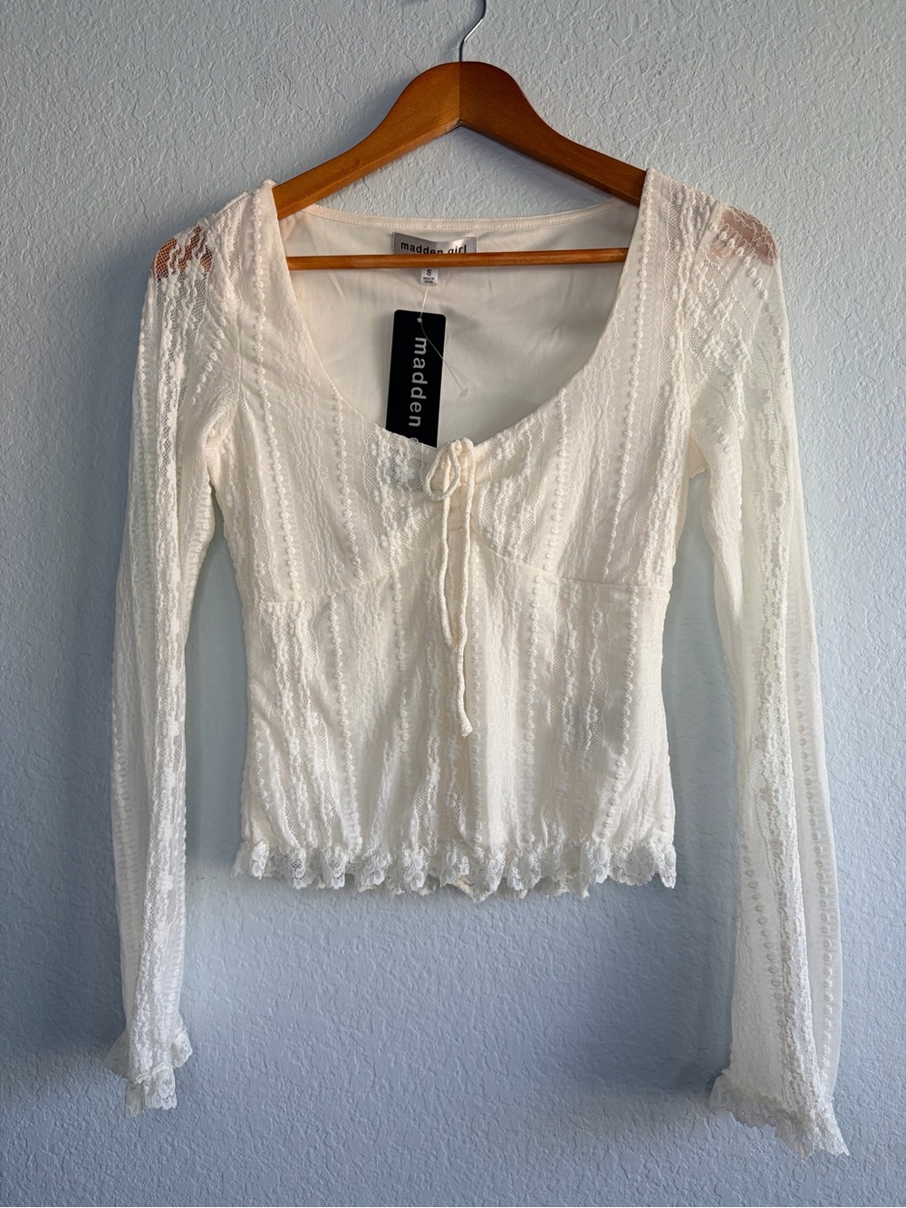 Madden Girl Cream Lace Long Sleeve Tie-Front Top, Size Small